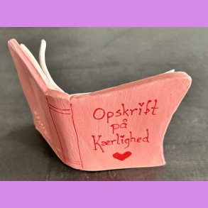 Bog - Nr. 13 - Opskrift p� K�rlighed - Lyser�d cover - Bog der st�r.