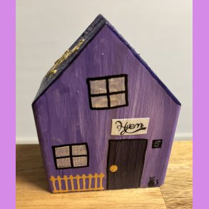 Tr hus - lilla - nr. 5 - kat - 