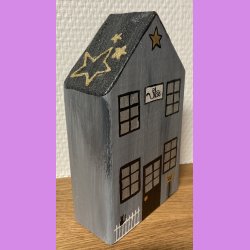 Tr hus - grt - med kat - "star".