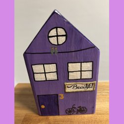 Tr hus - lilla - cykel -  "Beautiful".