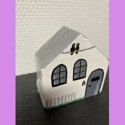 Tr hus - hvid - nr 8 