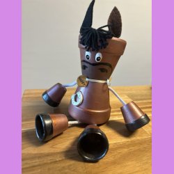 Pottedyr "Hest" med hestesko og guld skilt