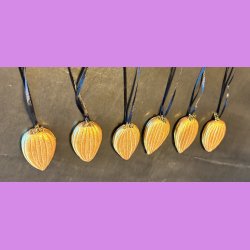 �rets mandel trof� mini med snor- Guld �rstal
